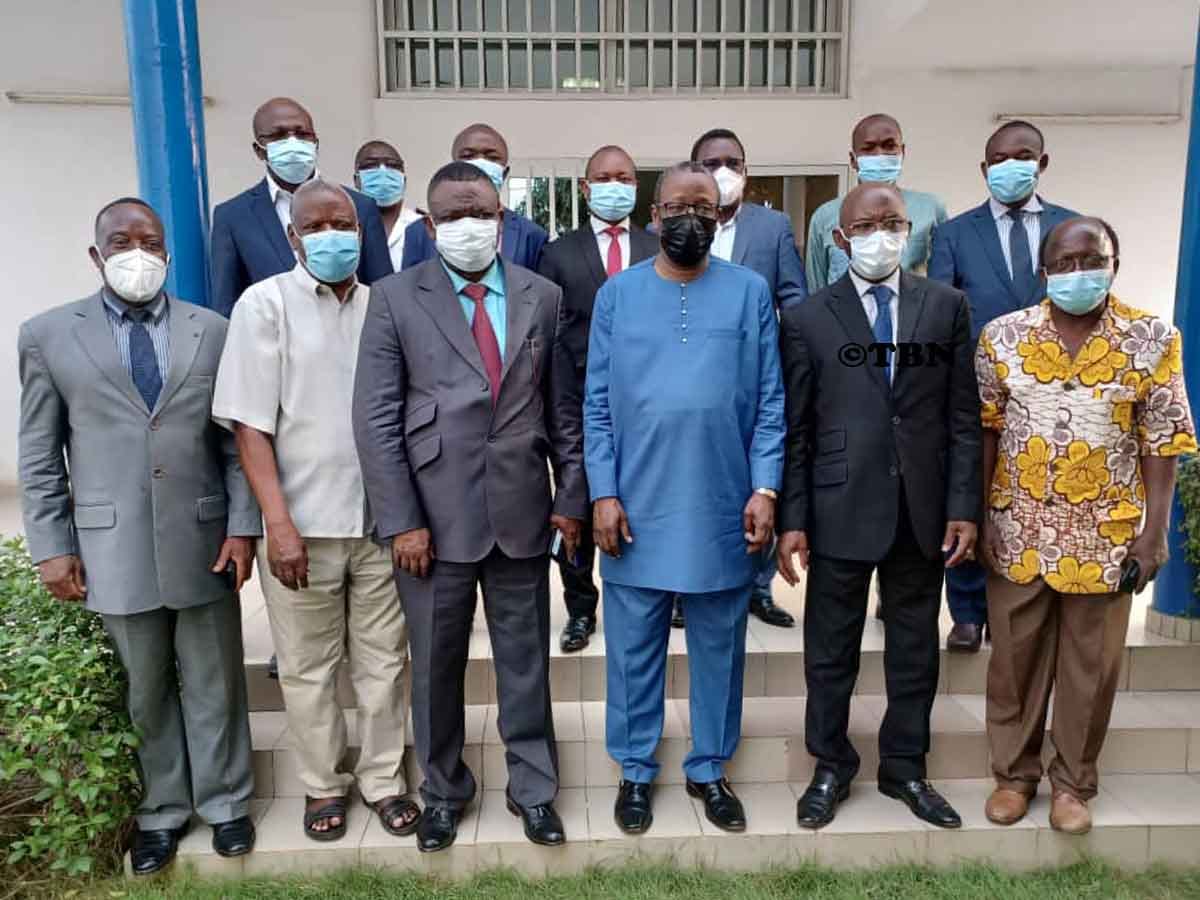 Rich results on Google's SERP when searching for 'Frontières maritimes'