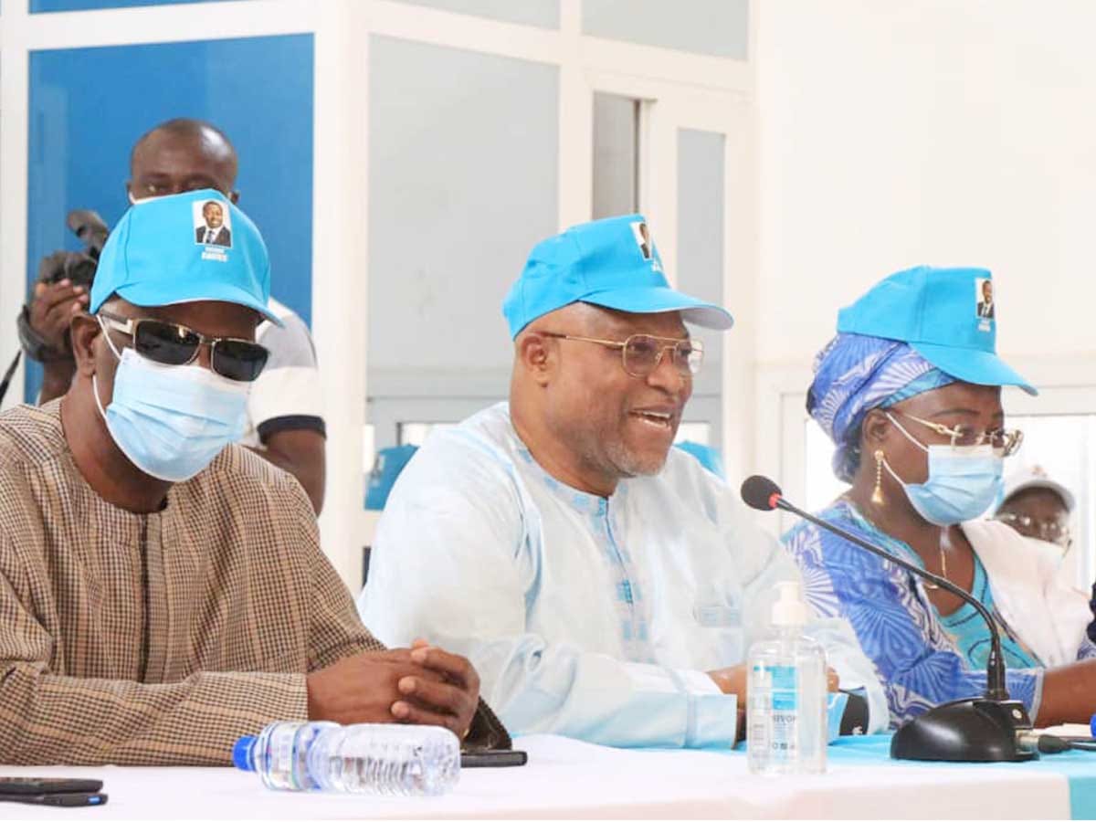 Rich results on Google's SERP when searching for 'UNIR'