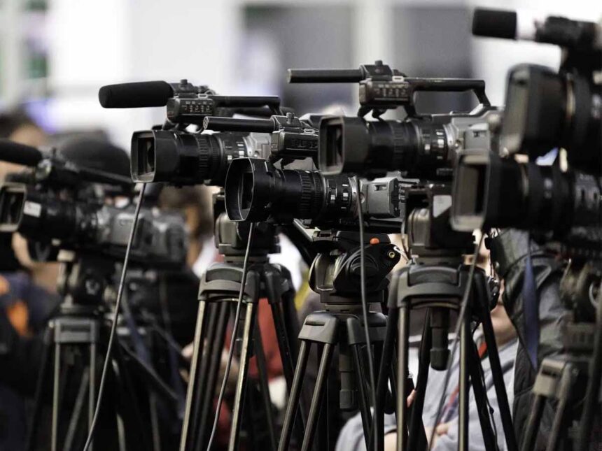 Des journalistes